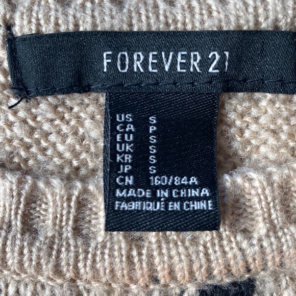 Distressed oversized sweater - Picture 11 of 12